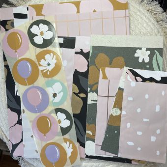 Inpakset | Bloemetjes/ballon | 10 Kadozakjes en stickers