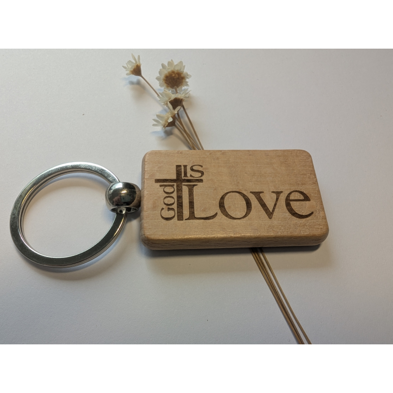 God is love |  christelijke houten sleutelhanger