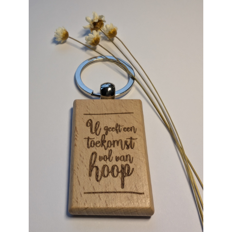 U geeft een toekomst vol van hoop |  christelijke houten sleutelhanger