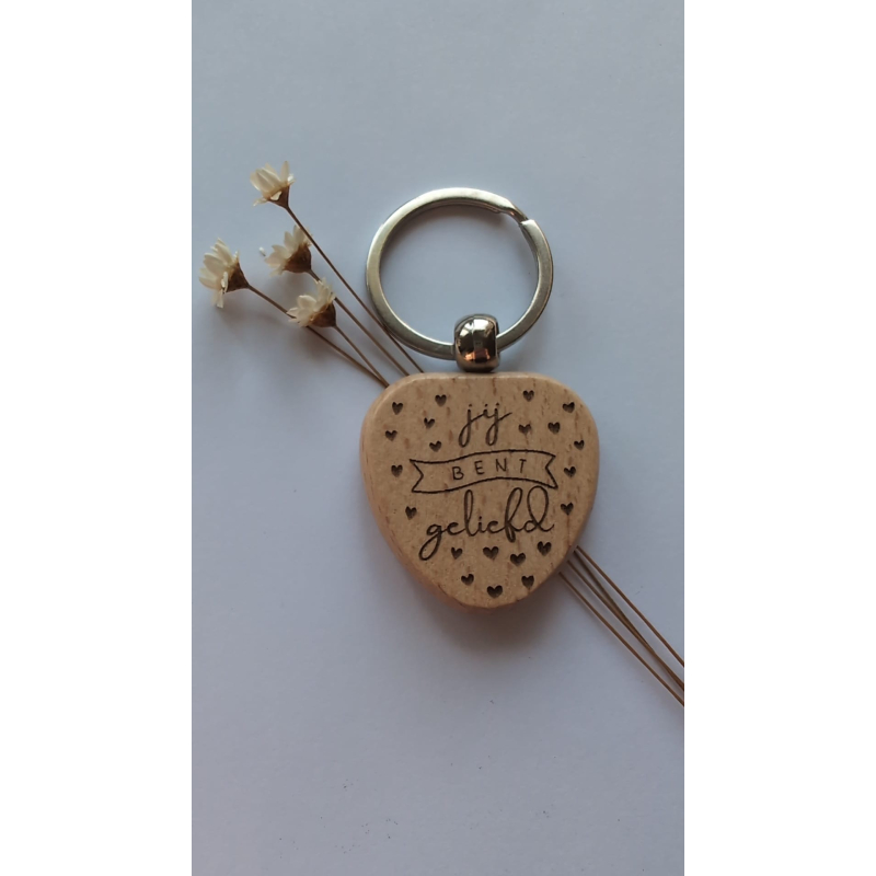 Jij bent geliefd |  christelijke houten sleutelhanger